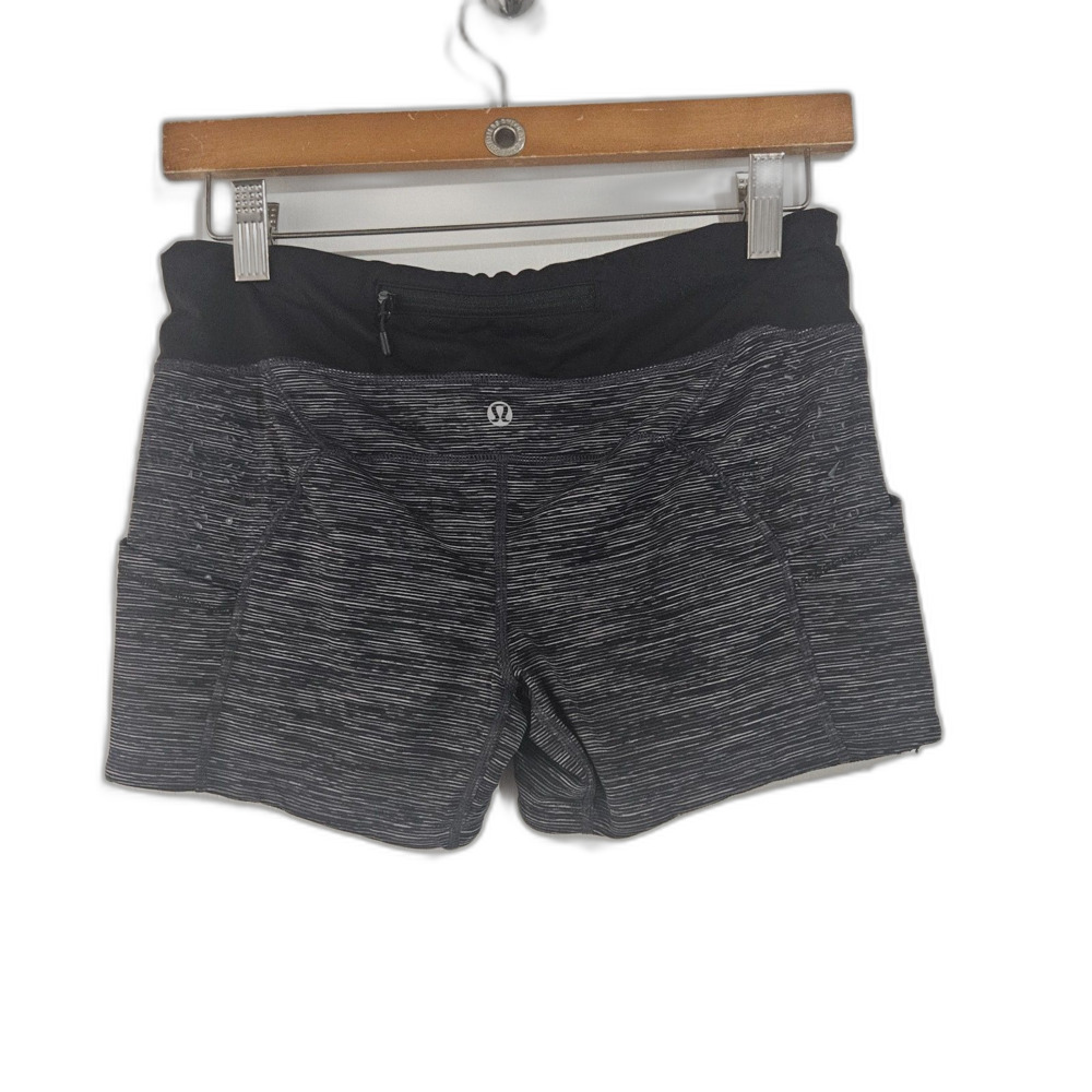 Lululemon What The Sport Short Cyber Stripe SZ 8 Black / Gray Stay put Silicone
